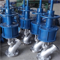 采用耐高低温、防火保温材料;根据阀门等设备的具体形状及其使用环境