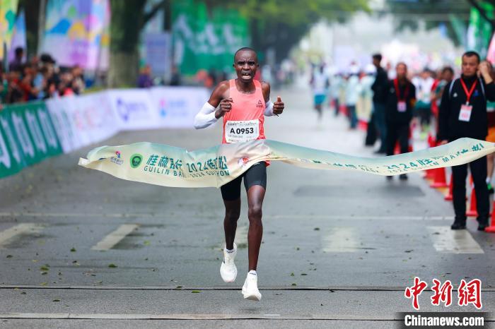 春意盎然的桂林城迎来国际级马拉松,三万名海