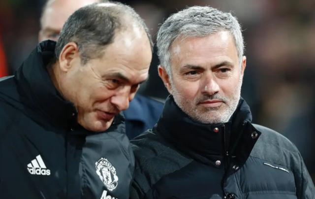 穆里尼奥泪洒赛场悼念传奇门将洛罗