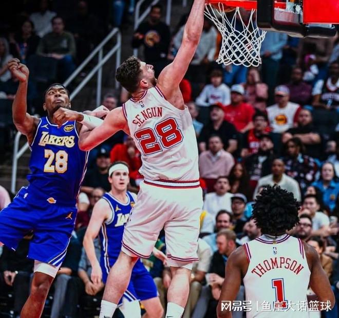 詹姆斯30+东契奇40+湖人罚球低效惨败火箭