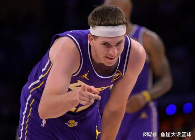 詹姆斯30+东契奇40+湖人罚球低效惨败火箭