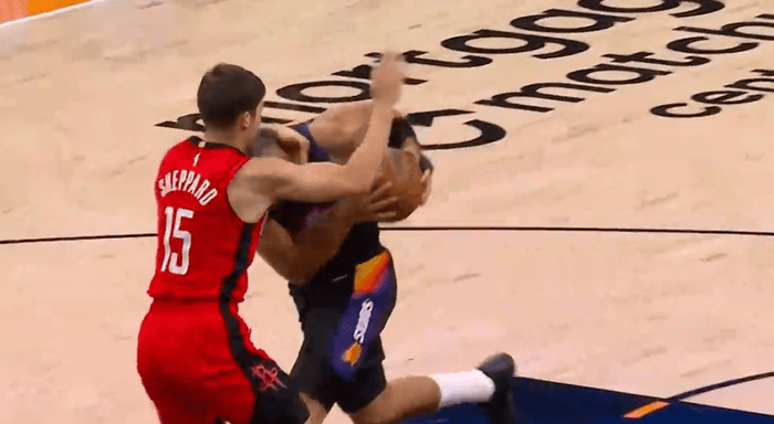 火箭vs太阳第三节激战 狄龙反击被谢泼德恶意犯