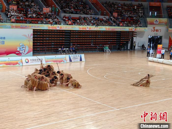 非遗茅古斯在上海少数民族运动会绽放新姿