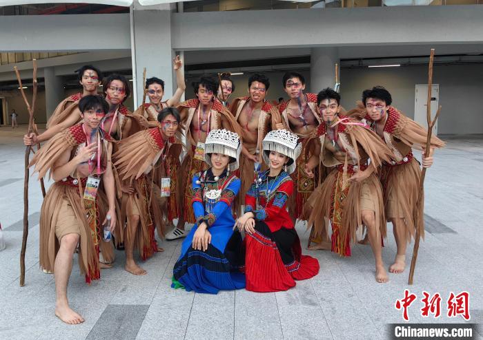 非遗茅古斯在上海少数民族运动会绽放新姿