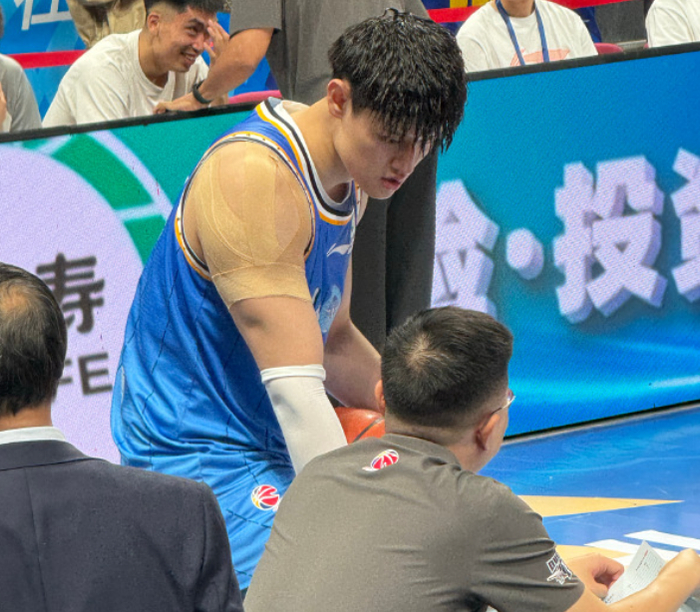 曾凡博爆发率队掀翻广东 北京男篮锁定8进4席位