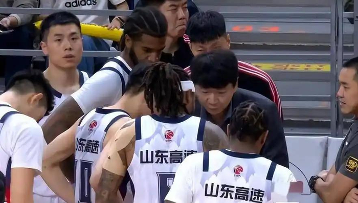 辽宁男篮爆冷出局李晓旭退役引深思